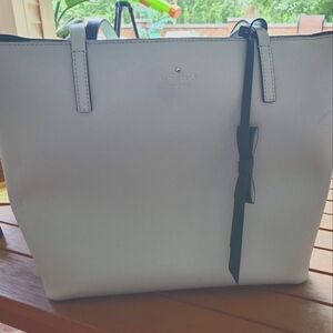 Like New! Kate Spade Daily Tote.